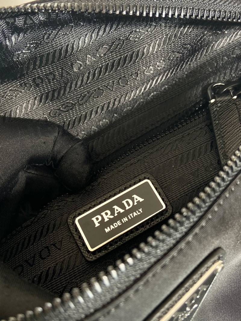 Pra*a waist chest packs